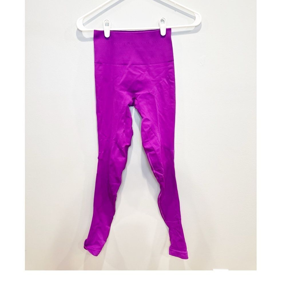Lululemon zone in tight ultra violet size 4 - Picture 3 of 6